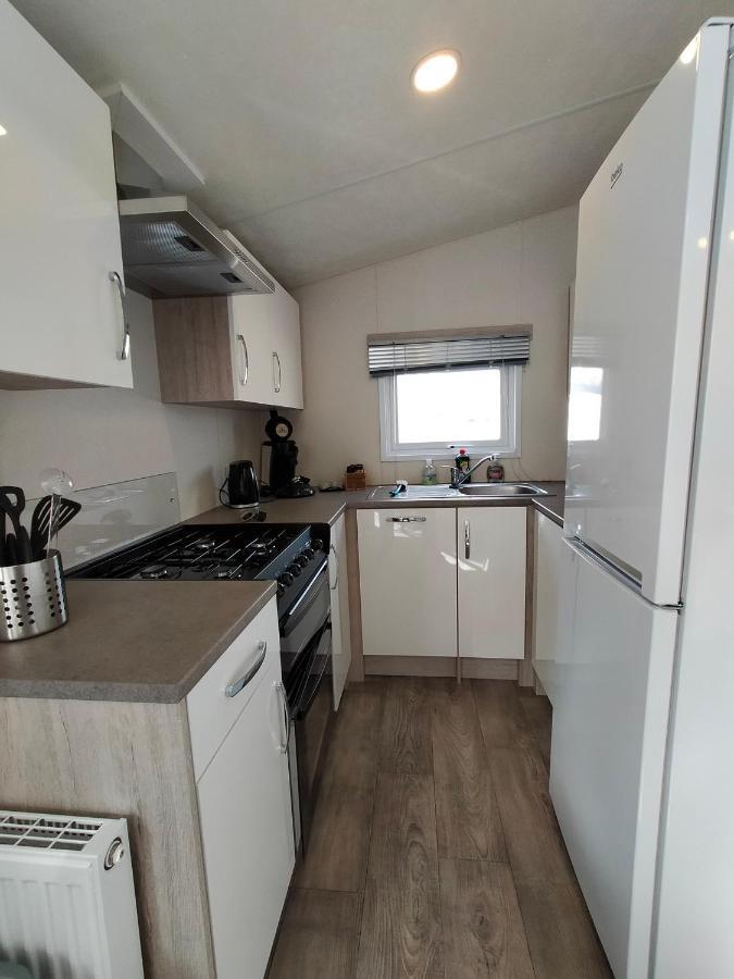 Bj Chalets - De Rug 1 - Vakantiepark Lauwersoog - Luxe Chalet Met Vaatwasser! Vroege Incheck! Exterior photo