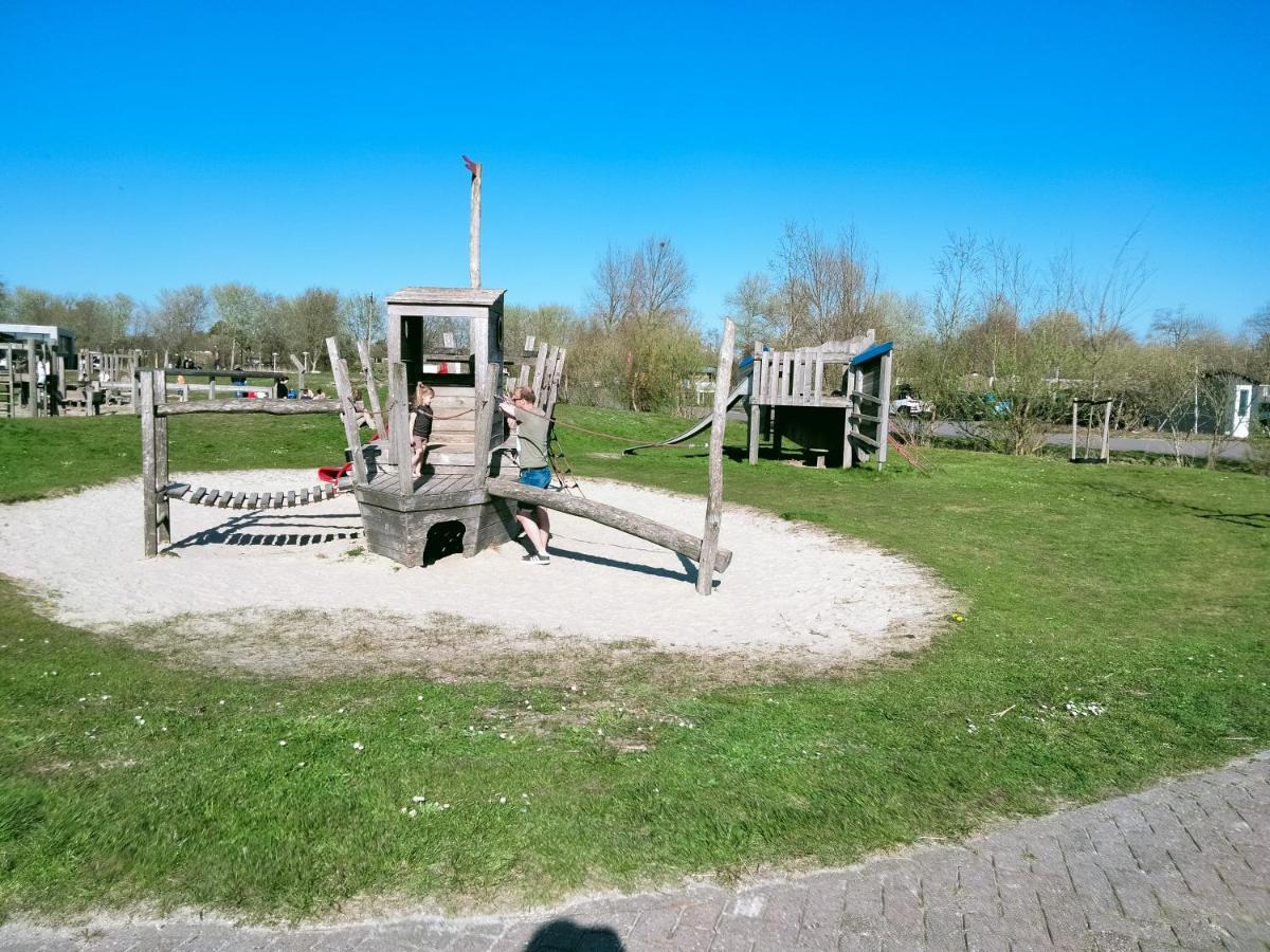 Bj Chalets - De Rug 1 - Vakantiepark Lauwersoog - Luxe Chalet Met Vaatwasser! Vroege Incheck! Exterior photo
